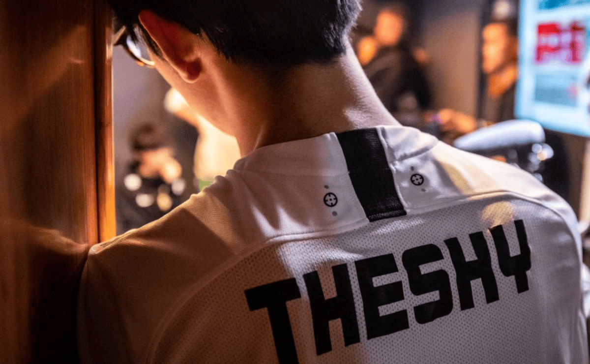 但全队的凝 但全队的凝